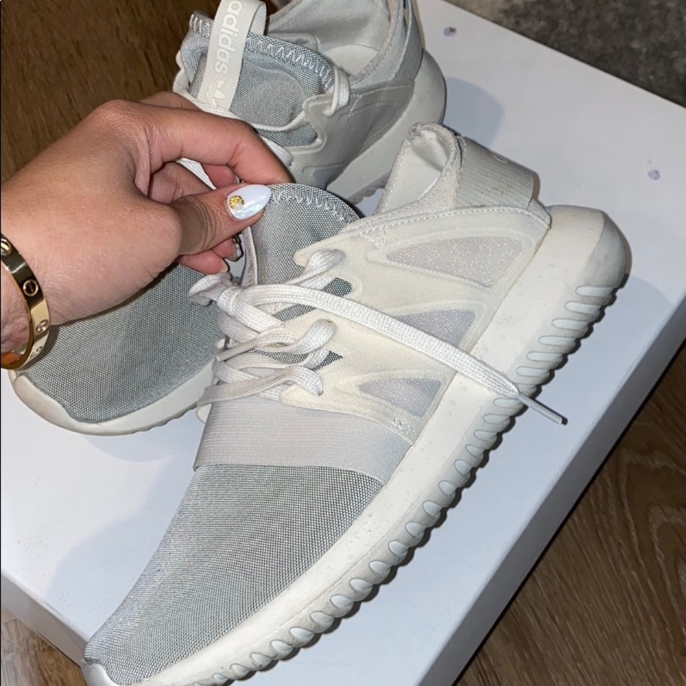 Adidas tubular size 6